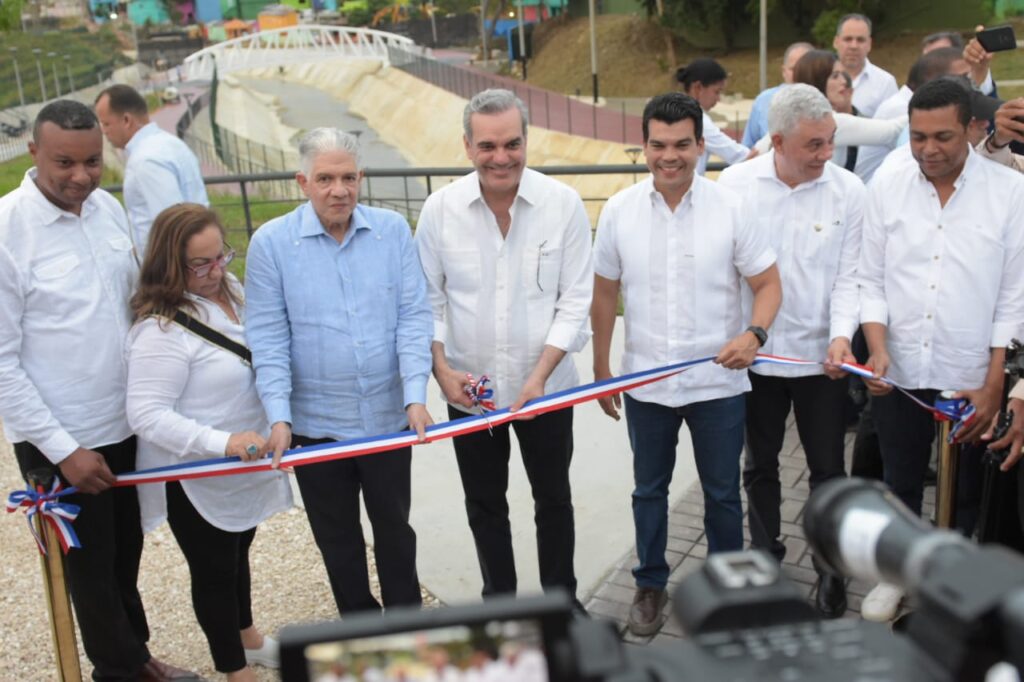 Abinader inaugura